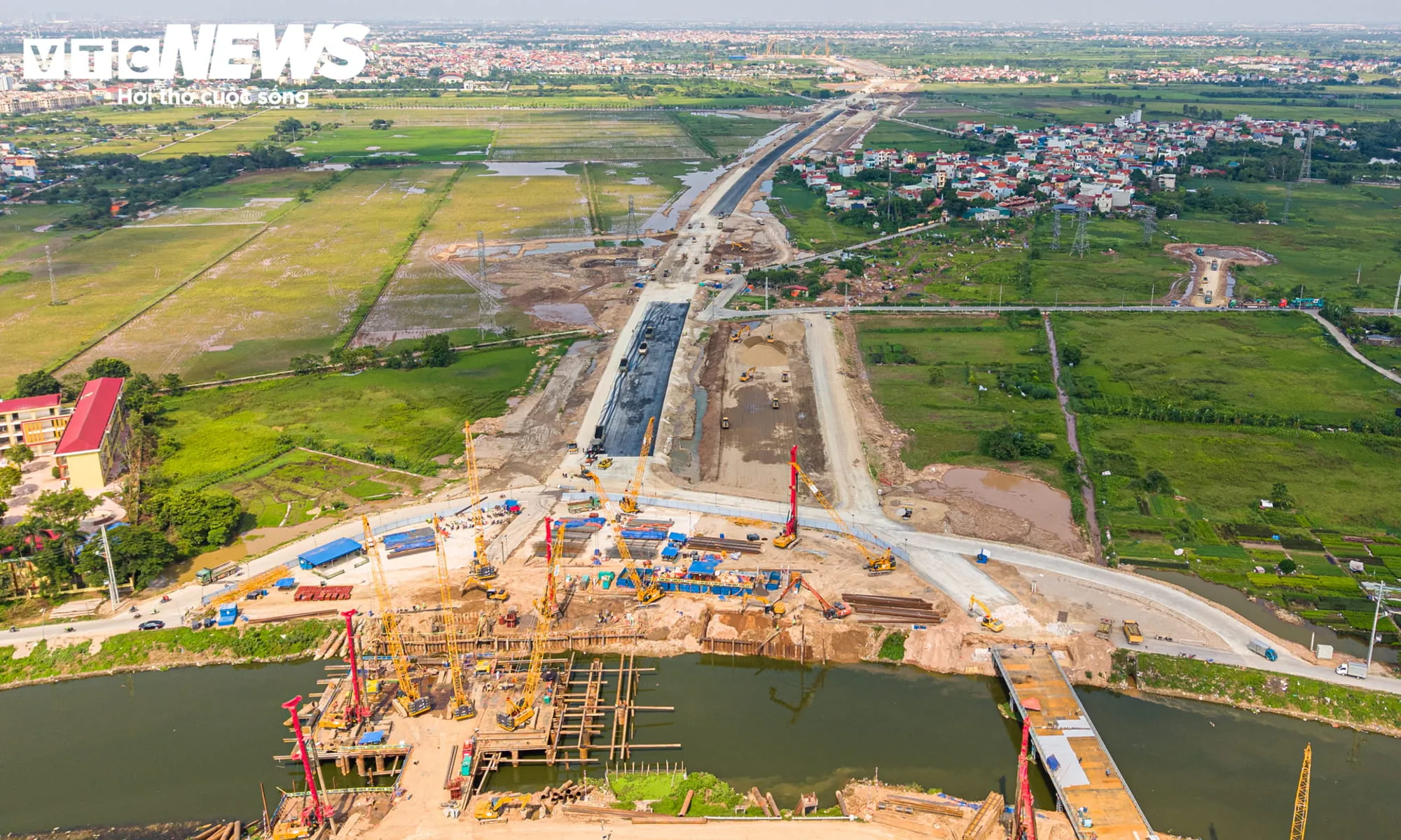 Trục đường rộng 120m kết nối Vinhomes Global Sportia với mạng lưới giao thông phía Nam Hà Nội Trục đường rộng 120m kết nối Vinhomes Global Sportia với mạng lưới giao thông phía Nam Hà Nội